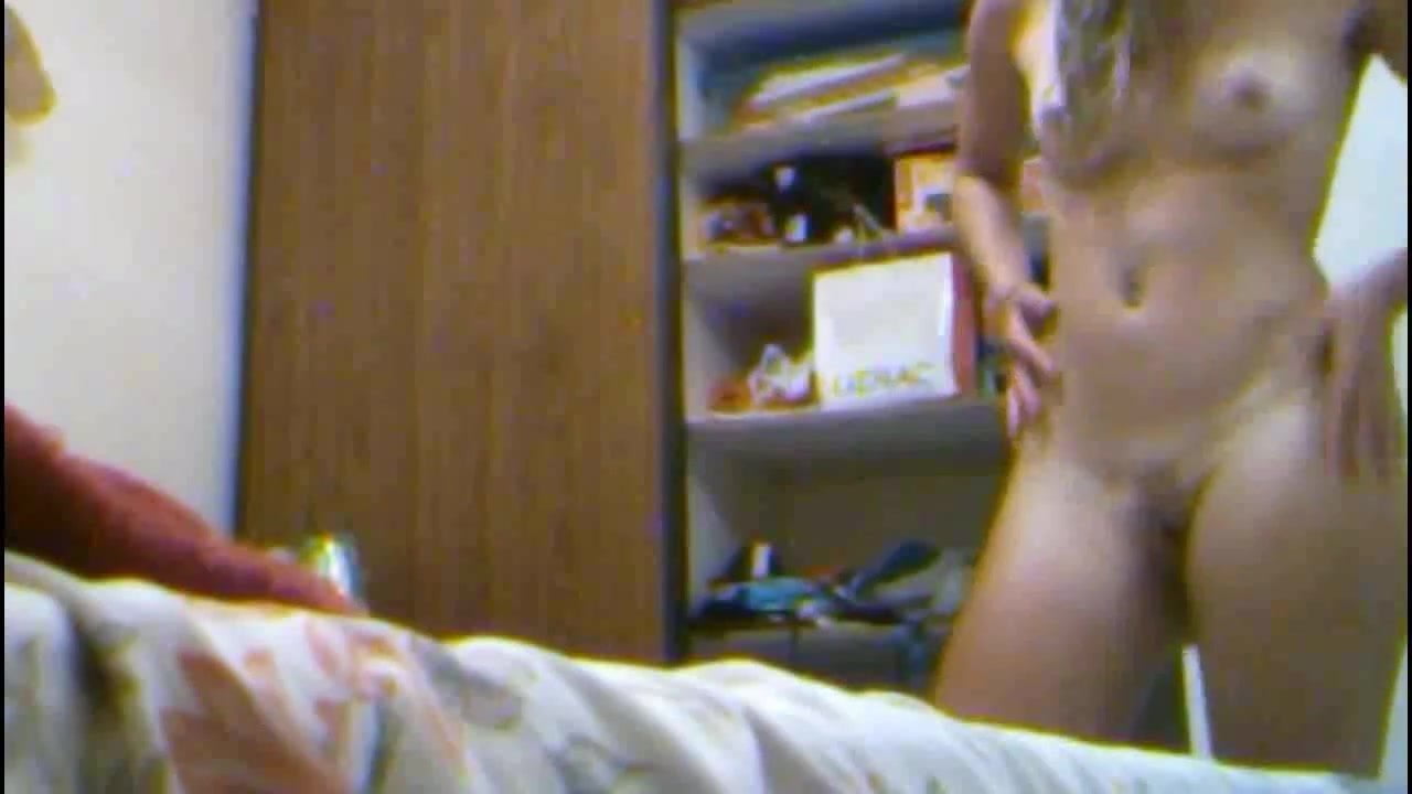 Hidden cam - Little cousin caught in bedroom