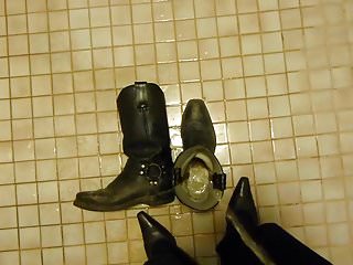 Piss in cowboy boots