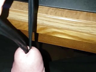 Pulling big Cable-Wire out of my Cock Peehole