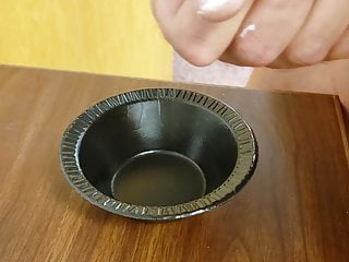 Cumming in bowl