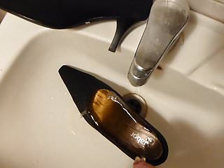 Piss in wifes black suede shoe