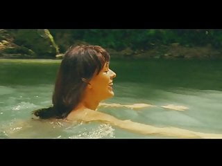 Milla Jovovich Kiele Sanchez in A Perfect Getaway