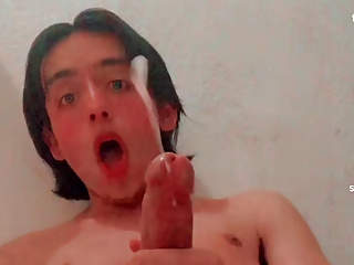 almost hit my phone with my load!!! - recorded from tiktok app