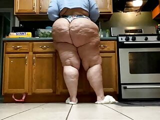 fat white slut with big ass, big thighs and big hips