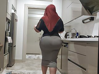 My stepmothers big ass impresses me...