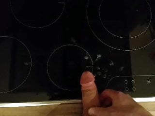 Amateur cumshot on the cooker dirty...