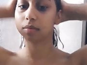 Desi sexy girl bathing