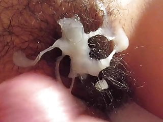 HAIRY PUSSY CUMSHOT