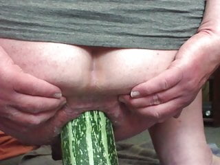 Close up with a large marrow...