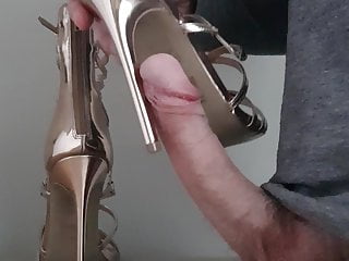 Play, Fuck And Cum In High High Heels