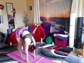  video: Yoga for sciatica nerve pain, join my faphouse for more content, nude yoga and spicy stuff