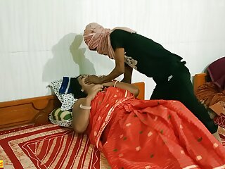 Beautiful Bhabhi Hardcore video: Indian beautiful bhabhi hardcore sex with local thief at night!!