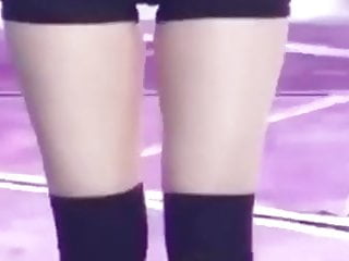 Zooming in on jisoos tasty thighs...