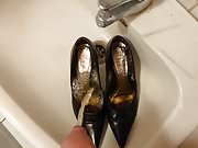 Piss in wifes high heels