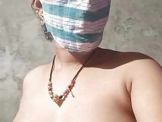 Desi wife boobs show selfe