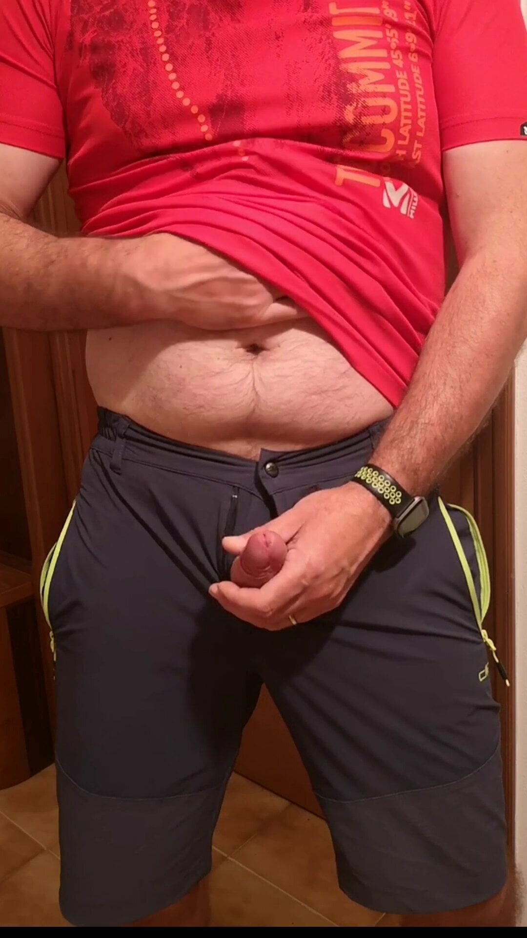 Cicci77 is about to get him out of the house, but his cock is hard and he has to cum first to make him relax !!