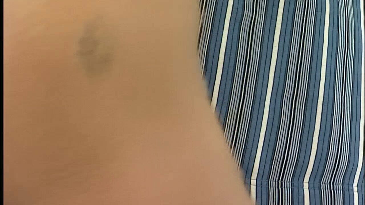 Schwanzgeiles Luder mit mega geilem Foetzchen nichts fuer schwache Nerven
