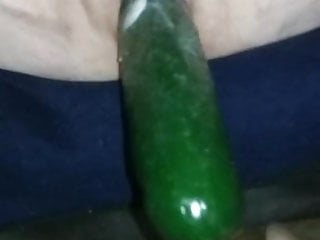 Mature bbw fucks cucumber...