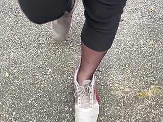  video: Walk in Heels