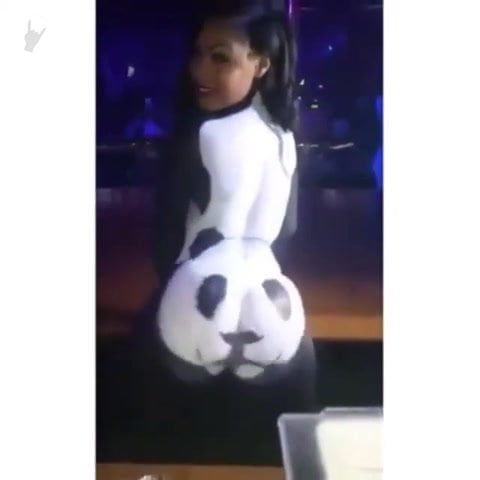 Dancing Panda Porn - Panda Shake - Amateur, Man, Gay Panda - MobilePorn
