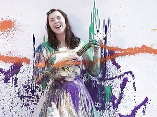 Lisa Hannigan Gets Splashed, Stained &amp; Covered In Paint
