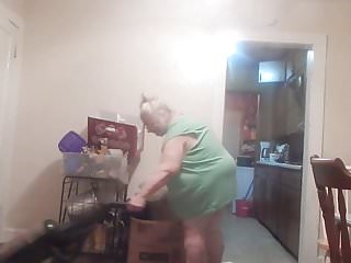 SSBBW, Mature, Cleaning, BBW