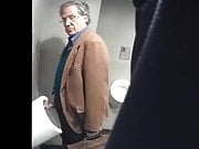 Old wanker in the cottage shows his big cock