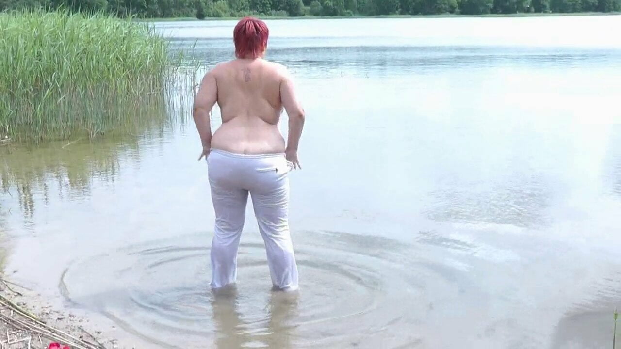 Annadevot - Wet at the lake