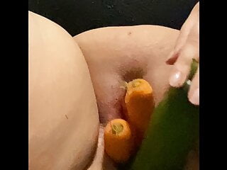  video: Fat pussy filled with vegetables Jenna BBW Goddess