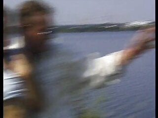 Direkt am See auf einer Decke gefickt