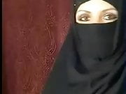ALGERIAN WIFE SHOWS OFF----ARABIC