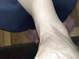 CUM ON WIFES FEET