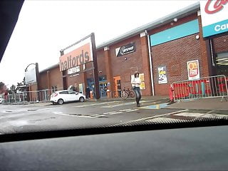LibbyBabe Buying Bulbs from Halfords
