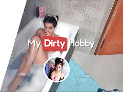 LinaWinter Is Playing With Her Pussy While Enjoying A Hot Steamy Bubbly Bath - MyDirtyHobby