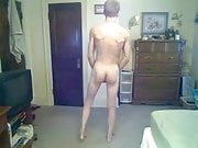 David Steckel masturbates while displaying his naked body.