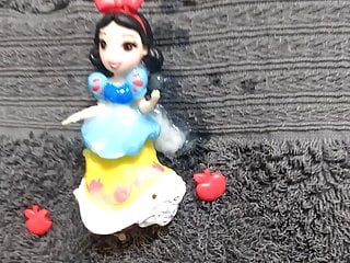 Snow White Princess little kingdom figure cum tribute