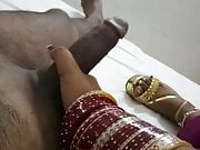 Desi cd giving handjob in saree