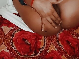 video: Indian bhabhi pussy fingering and licking and rubbing pussy hole
