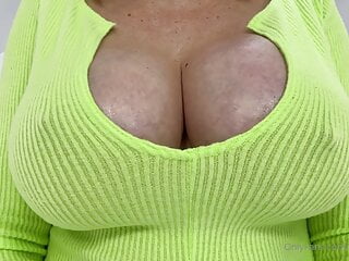 Big Tits, Big Boobs Showing, Mature, Boob Show