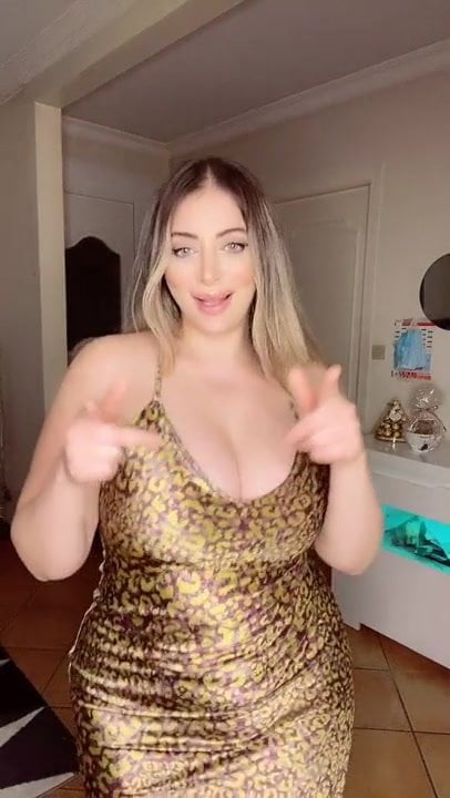 Moroccan girl Sarah has a sexy body 43