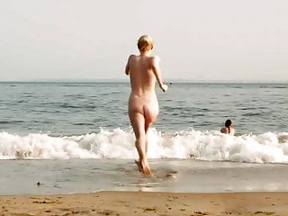 Dakota Fanning Elizabeth Olsen Nude...