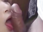 She does mouth sex on him