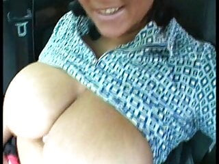 Im Auto gefingert zu Hause dann gefickt 