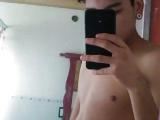 big dick asian twink on phonecam (13&#039;&#039;)